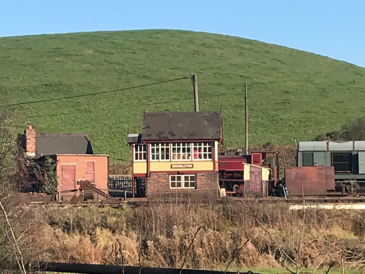 فندق Cheddletonفي  Hot Tub Hide Away Near Alton Towers Staffordshire المظهر الخارجي الصورة